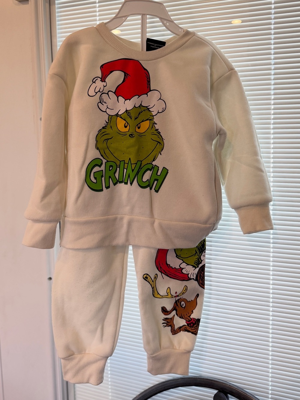 Grinch toddler sweatsuit!